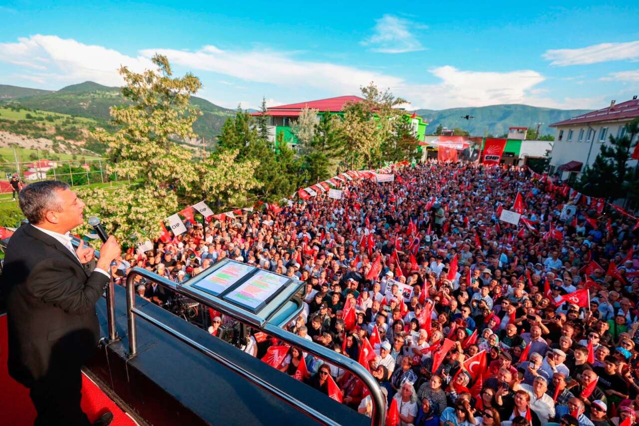 AK Parti’den Özel’e dokunulmazlık yorumu 1